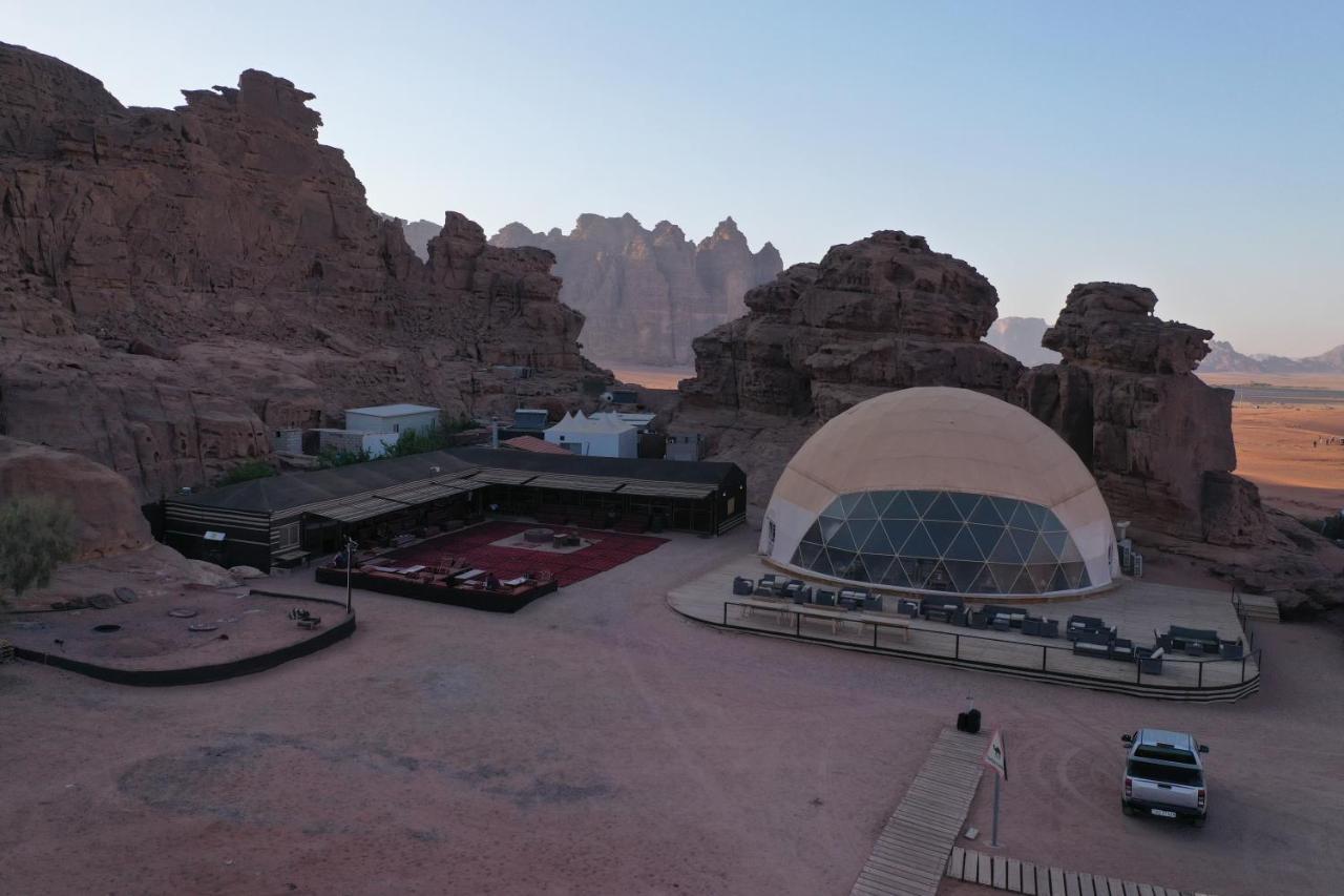 Sun City Camp Hotel Wadi Rum Ngoại thất bức ảnh