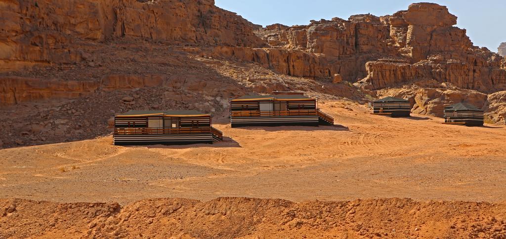 Sun City Camp Hotel Wadi Rum Ngoại thất bức ảnh